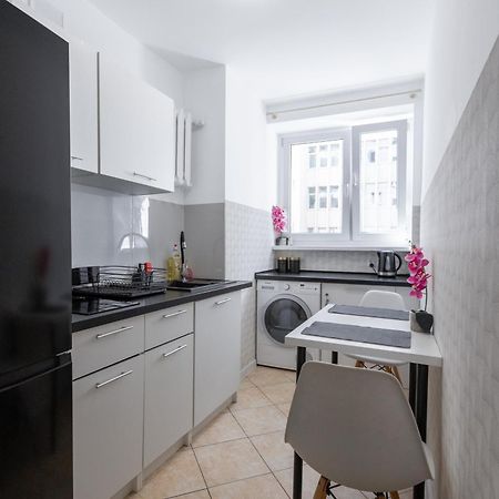 Clicktheflat Zurawia Street Apart Rooms وارسو المظهر الخارجي الصورة
